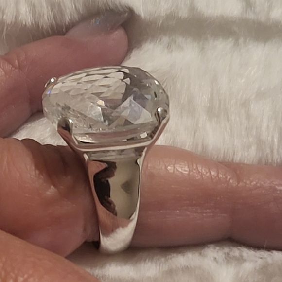 Swarovski Large Crystal Statement Ring - Picture 2 of 7